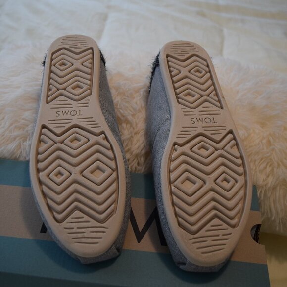 TOMS Alpargata - Fuzzy Penguin New in Box - Picture 10 of 12